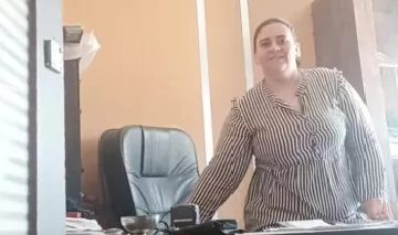 سكرتيرة تضع كاميرا خفية وتصور مديرها وهو ينيك فيها - سكس مصري