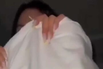 قحبة عراقية تقول له أربعة مايكفوني -سكس عربي - سكس عراقي