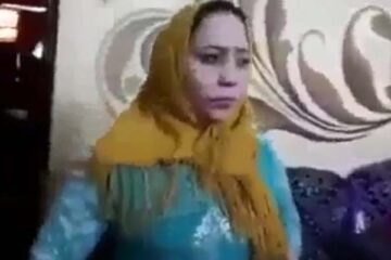 سكس مصري يضع كاميرا خفية ويدخل بيت دعارة - سكس عربي