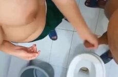 سكس مصرية ماسكة زبر جوزها الصغير في الحمام ومبينفعش عشان صغير - سكس عربي